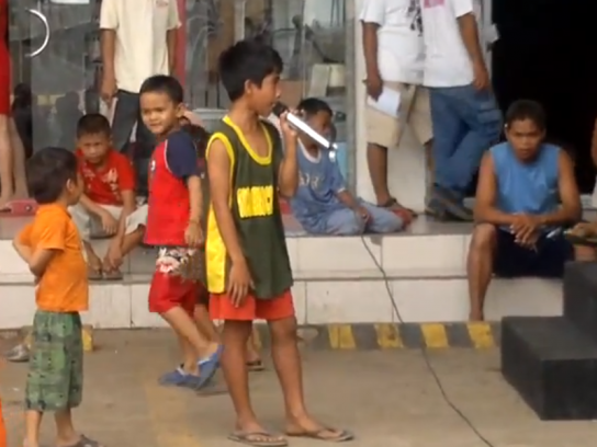 フィリピンの子どもの歌唱力がスゴイ！ホイットニー・ヒューストン、セリヌ・ディオンの名曲を熱唱！