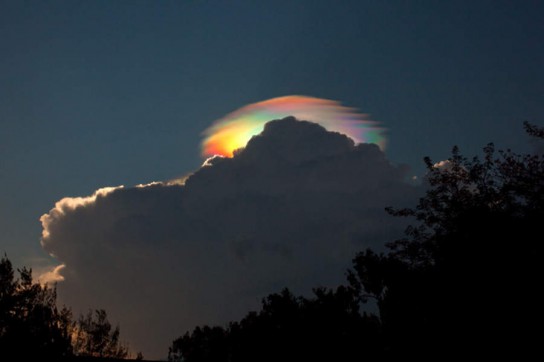 見たらあなたも幸せになる エチオピアに現れた虹色の雲 彩雲 トジョウエンジン