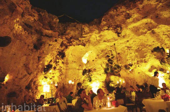 Ali-Barbour-Cave-Restaurant-in-Kenya-04