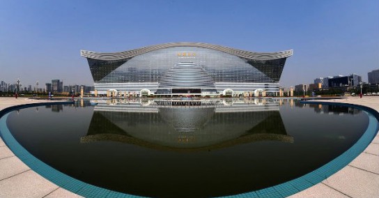 Worlds-largest-building-opens-in-China