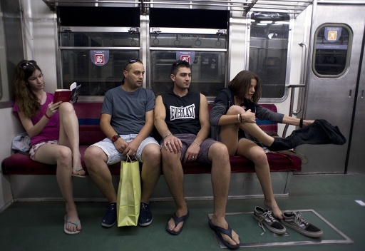 No pants subway ride 2014 03