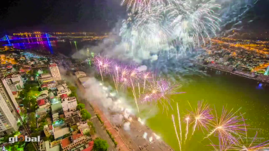 Vietnamu fireworks competition02