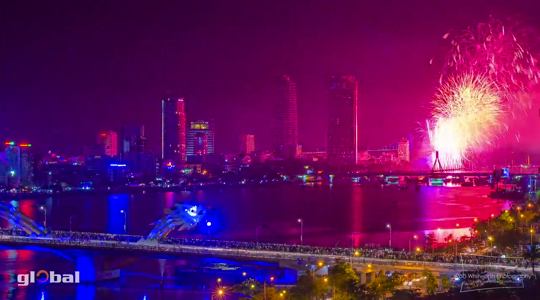 Vietnamu fireworks competition08