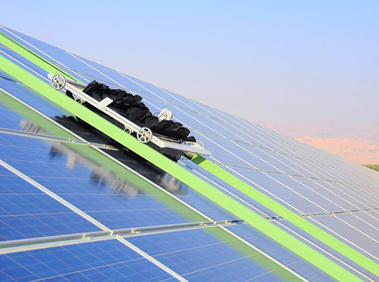 Ecoppia-Israel-Self-Cleaning-Solar-Park-2