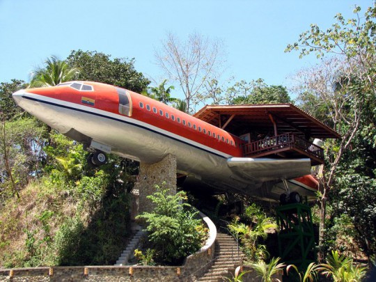 boeing-727-is-transformed-into-hotel-suite-in-costa-rican-designboom-01