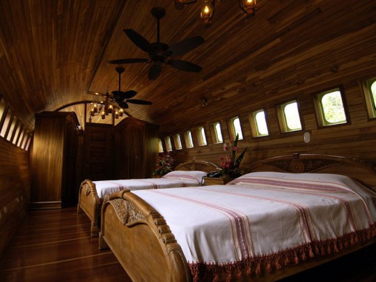 boeing-727-is-transformed-into-hotel-suite-in-costa-rican-designboom-11