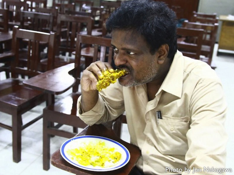 食事は右手で食べるのがマナー バングラデシュ文化と日本文化の意外な共通点 トジョウエンジン