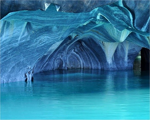 絶景Q】No.018 世界一美しいと言われる青の洞窟！チリの「マーブル 