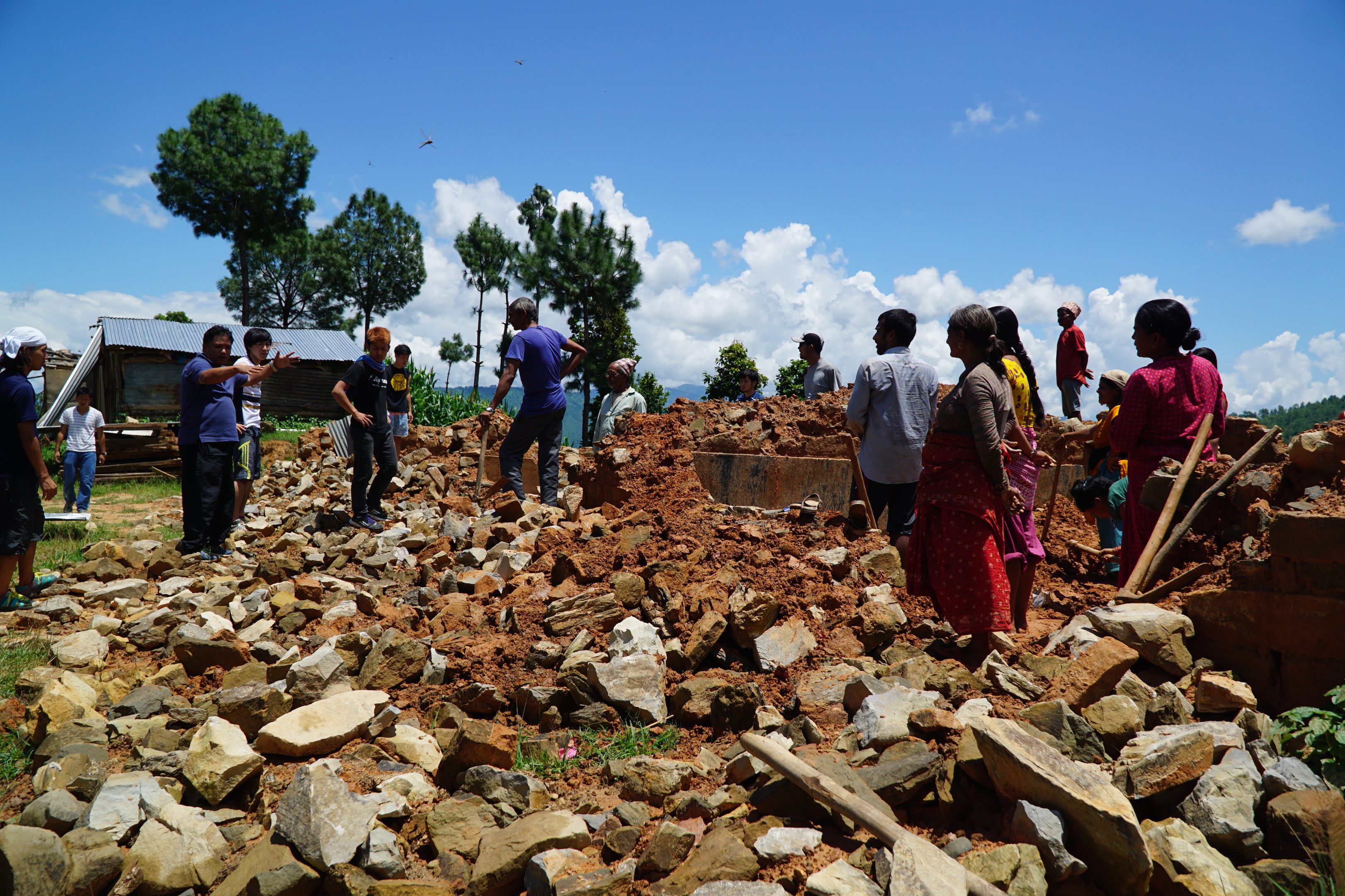 ②地震で崩壊した学校 のコピー