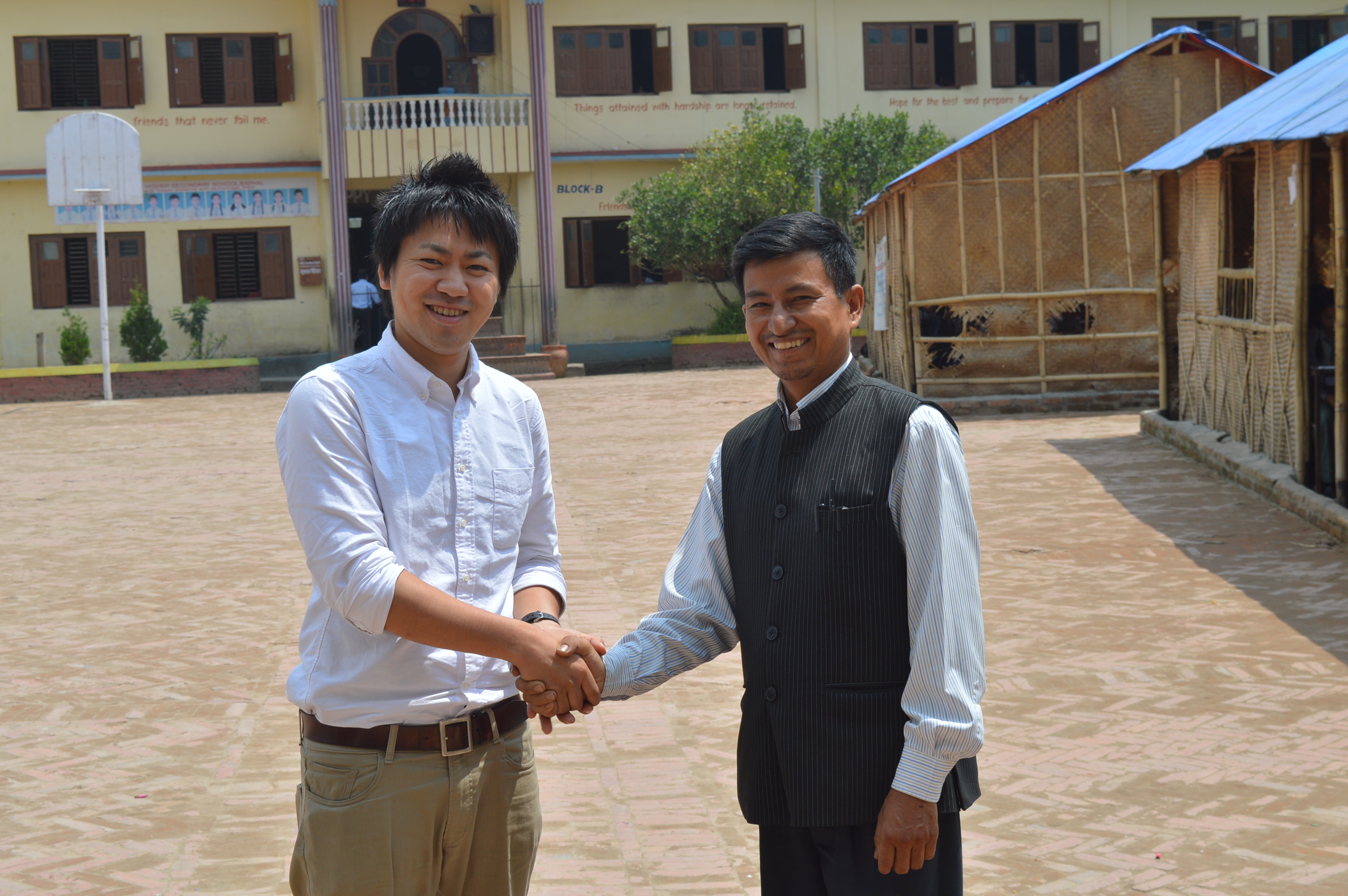 ⑧ギャノダヤスクールの先生