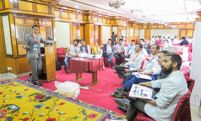 教員研修やカンファレンスの開催